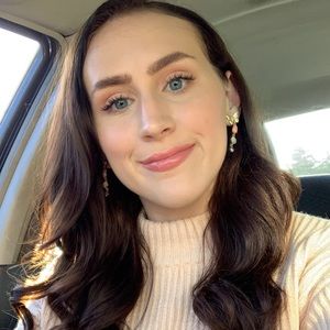 Meet your Posher, Kayla